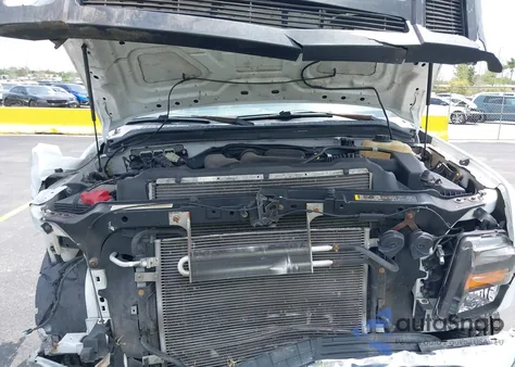 2010 Ford F-250 King Ranch/Lariat/Xl/Xlt z USA, uszkodzony, nr VIN 1FTSW2A54AEB28310